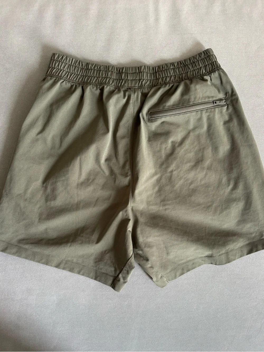 Uniqlo Men's Olive Green Athletic Shorts